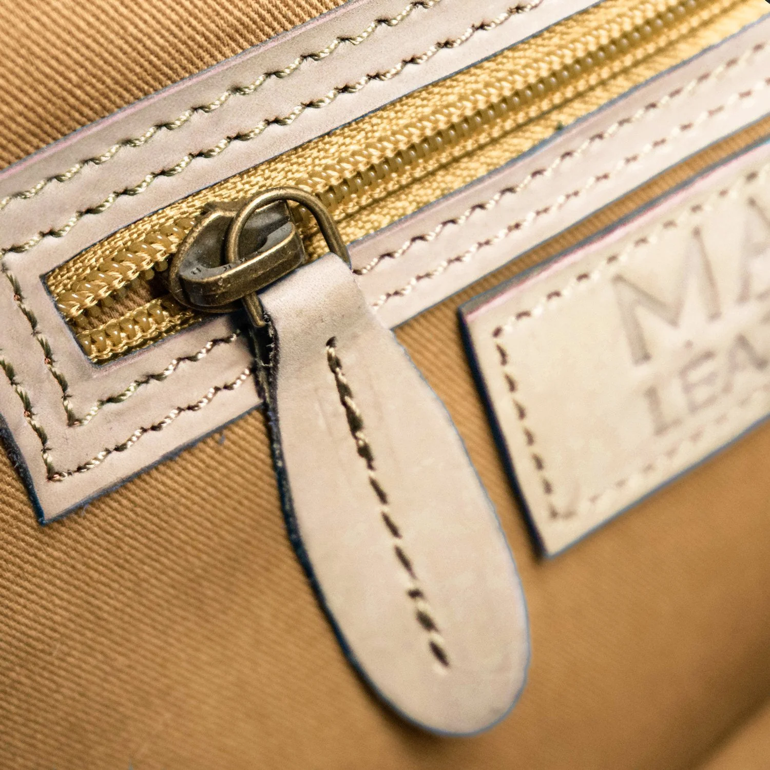 The Classic Holdall - Cognac - Image 6